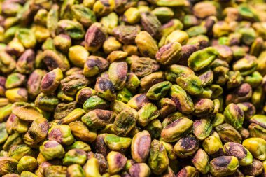 Çiftçi pazarında fıstıklı fındık yakın..