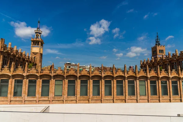 Barcelona, Espanha - 31 de julho de 2019: Caixaforum edifício galeria de arte — Fotografia de Stock