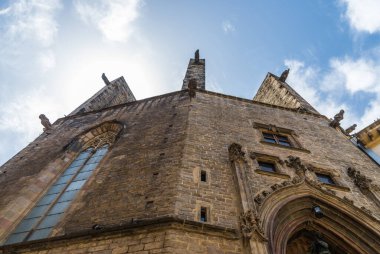 Barselona 'nın Gotik Mahallesi' ndeki Santa Maria del Mar Kilisesi 'nin cephesi.