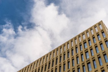 Bir binanın geometrik mimari öğelerinin soyut görünümü.