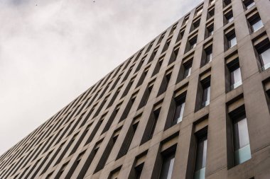 Bir binanın geometrik mimari öğelerinin soyut görünümü.