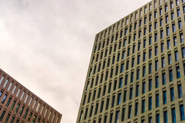 Vista abstracta de los elementos de arquitectura geométrica de un edificio . — Foto de Stock