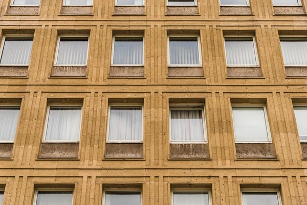 Edificio colorido, patrón arquitectónico geométrico abstracto y fondo . — Foto de Stock