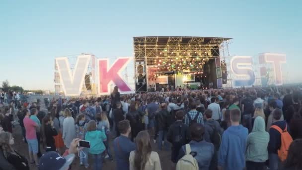 Concerto na praia — Vídeo de Stock