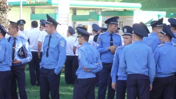 Группа милиции Украины на отдыхе — стоковое видео