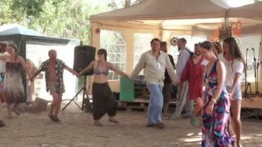 Etno ezoterik festival yuvarlak dans