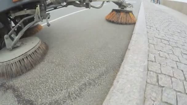 Máquina de varredura na rua — Vídeo de Stock