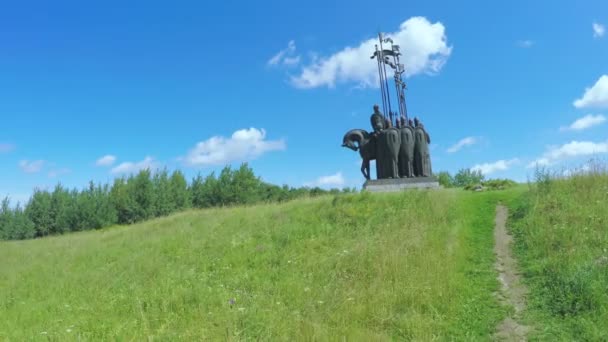 Monument ter nagedachtenis van de slag van Ledovoye — Stockvideo