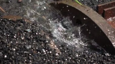 Sızıntı suyu borusu