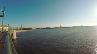 Neva Nehri üzerinde günbatımı