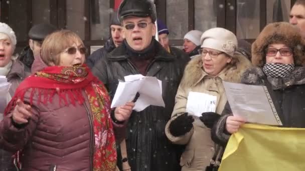 Ukrainian patriotic flash mob meeting song — Stock Video