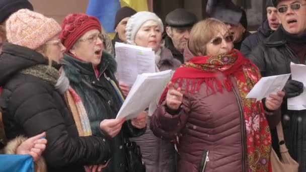 Ukrainian patriotic flash mob meeting song — Stock Video