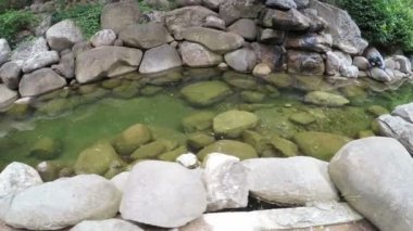 Şehirler park su birikintisi