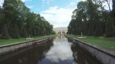 peterhof çeşme ile kanal