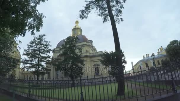 Peter and Paul Cathedral in the Peter and Paul Fortress — Stok video