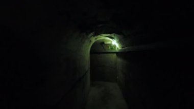 Fener ile beton tonel