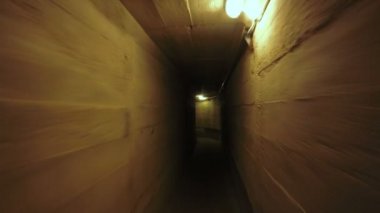 Fener ile beton tonel