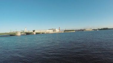 Neva Nehri üzerinde günbatımı