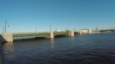 Neva Nehri üzerinde günbatımı