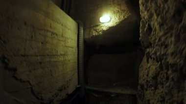 Fener ile beton tonel