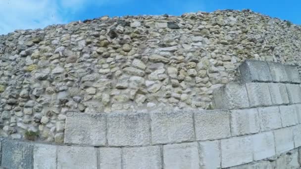 Clôture basculante ancienne forteresse — Video