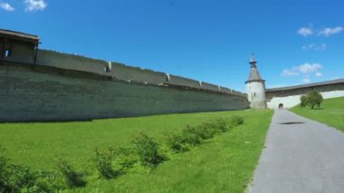 Pskov Kremlin yaz aylarında