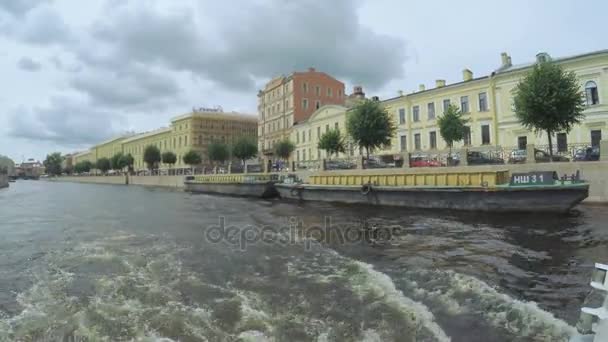 Canal carrefour à Saint-Pétersbourg — Video