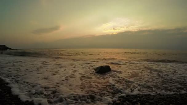 Θάλασσα ηλιοβασίλεμα το βράδυ — Αρχείο Βίντεο