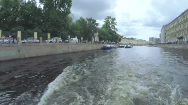 Pleasure boats in river — Stock Video