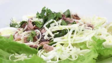 Salata balık ve Bıldırcın yumurta