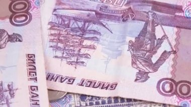 Rus ruble ve para atma