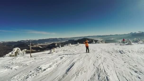 Дівчина на лижах фотографії — стокове відео