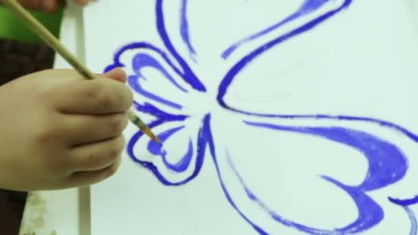 Рисование бабочки — стоковое видео