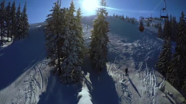 Landing vanaf skilift — Stockvideo