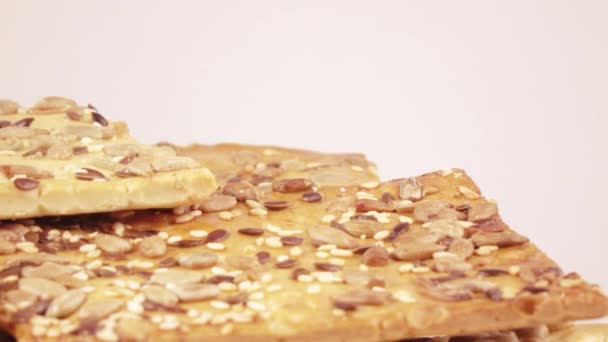Pila de galletas de grano — Vídeo de stock