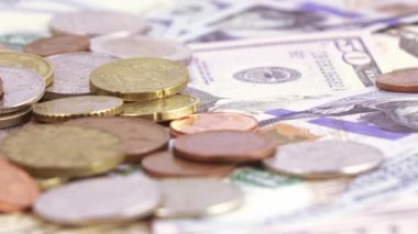 Dolar ve paralar çeşitli