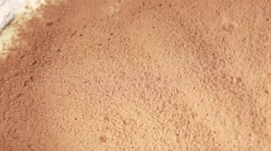 Kakao tiramisu üzerinde