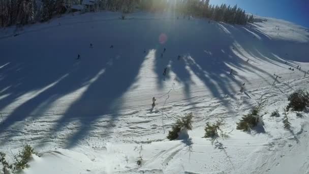 Landing vanaf skilift — Stockvideo