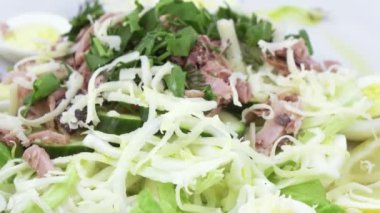 Salata balık ve Bıldırcın yumurta