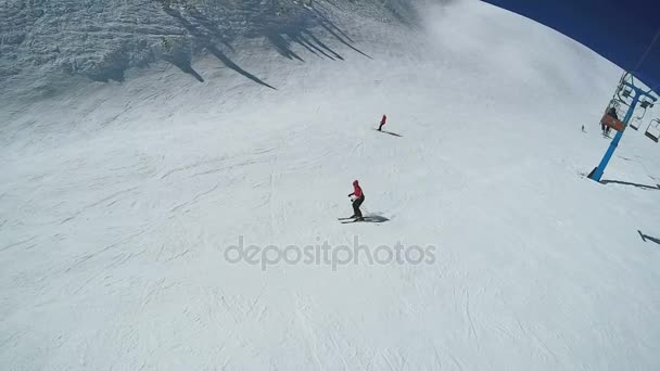 Landing vanaf skilift — Stockvideo