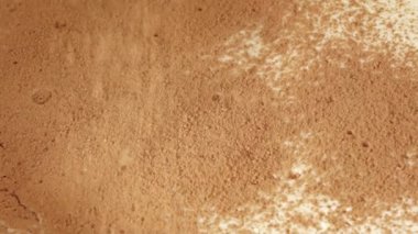 Kakao tiramisu üzerinde