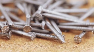 Cork yüzeyi demir çivi