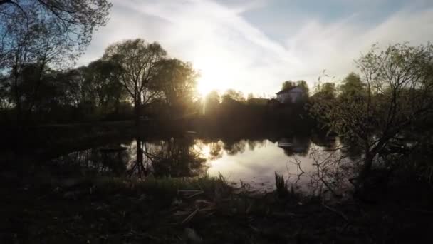 Gün batımında Şehir Gölü — Stok video
