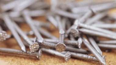Cork yüzeyi demir çivi