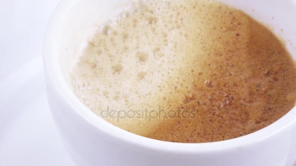 Tazza bianca con caffè — Video Stock