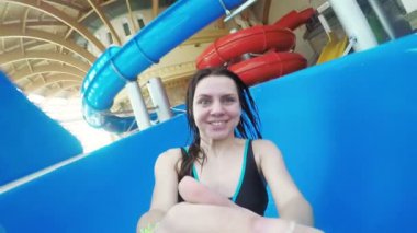 İniş su cazibe kadın