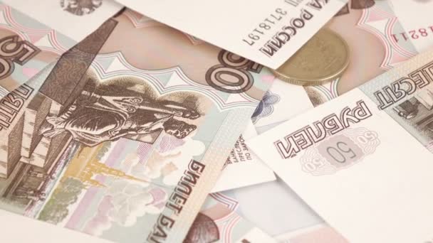 Russische Rubel und Münzen werfen — Stockvideo