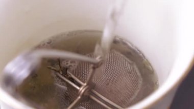 Bira yeşil çaydanlık