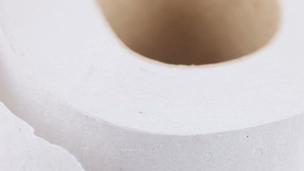 Roll van wc-papier — Stockvideo