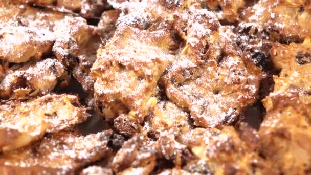 Galletas de avena con azúcar en polvo — Vídeos de Stock